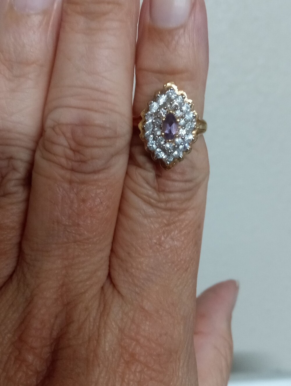 Vintage Uncas Gold Tone (HGE) Beautiful Purple Cluster Cocktail Ring